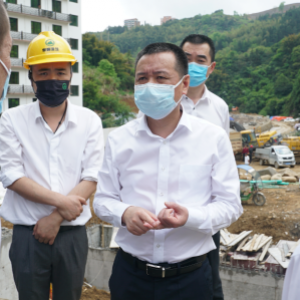 吴呈钱督导疫情防控工作：突出精准管控 强化工作合力