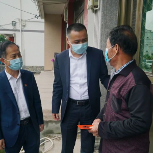 吴呈钱开展“党群连心·分组包户”工作：从严从紧从细从实筑牢基层防线